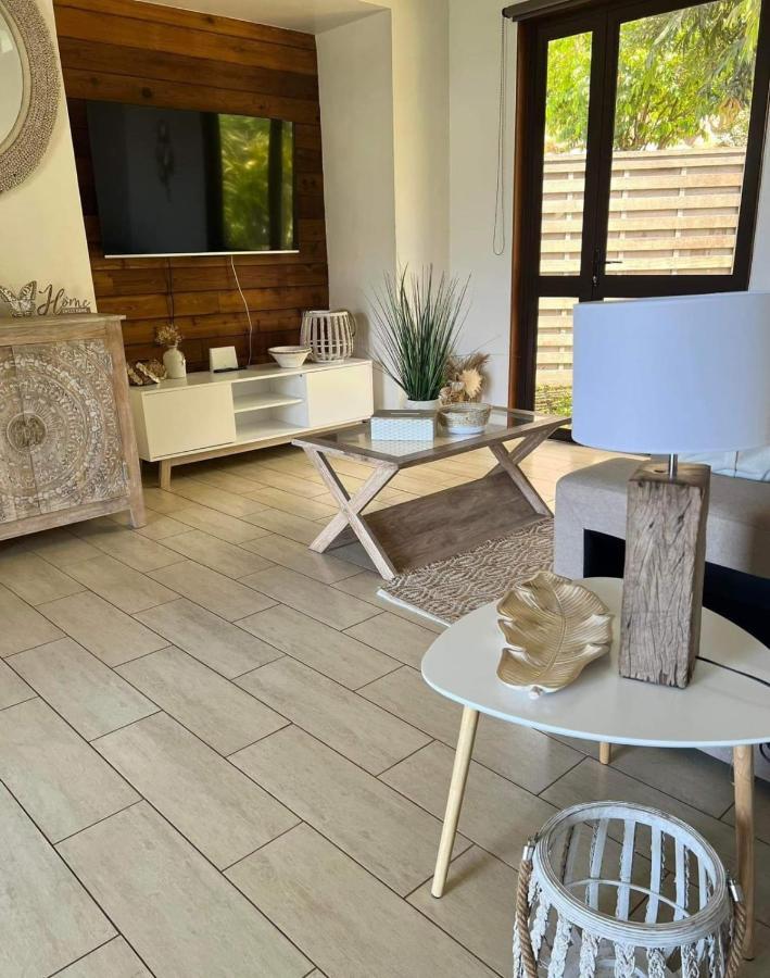 Fare Ape Bungalow F3 Atypical Local Style Faaa Esterno foto